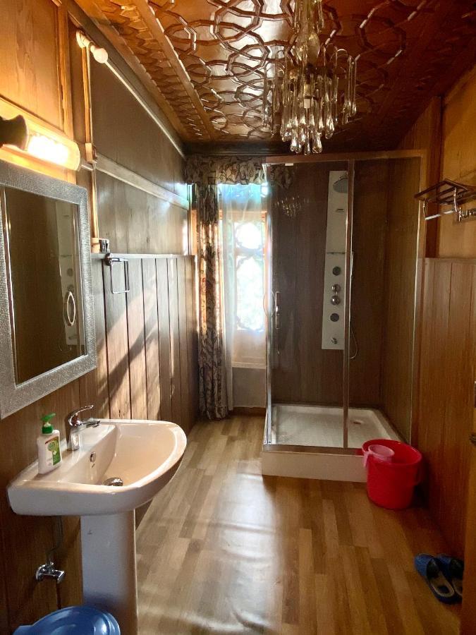 Green Paradise Houseboat - Centrally Heated Σριναγκάρ Εξωτερικό φωτογραφία
