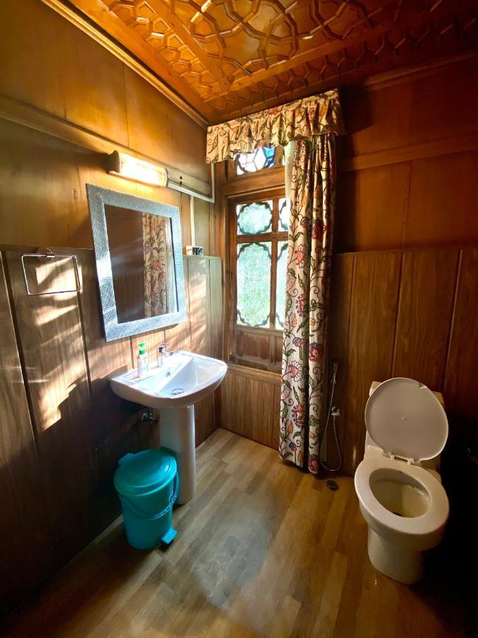 Green Paradise Houseboat - Centrally Heated Σριναγκάρ Εξωτερικό φωτογραφία